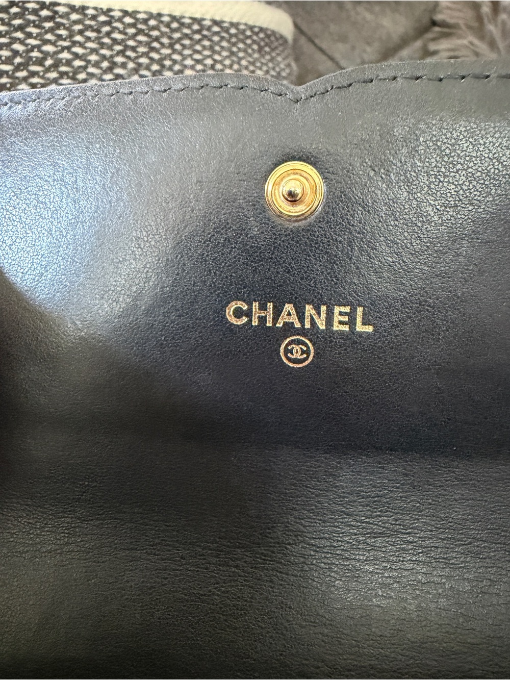 Authentic CHANEL Filigree Caviar Compact Wallet - Picture 10 of 16